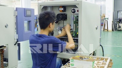 草莓视频色板污仪器可以根据客户的要求量身定制<i style='color:red'>非标型恒温恒湿箱</i>吗？