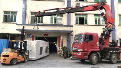 捷报，草莓视频色板污8台步入式<i style='color:red'>高温老化</i>机完成验收出货！